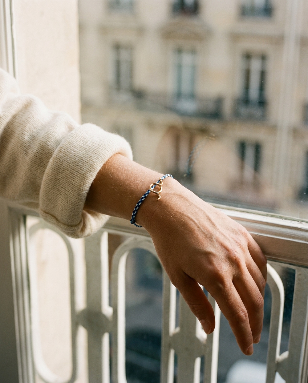 Atelier Paulin pull cachemire — ad photo IA